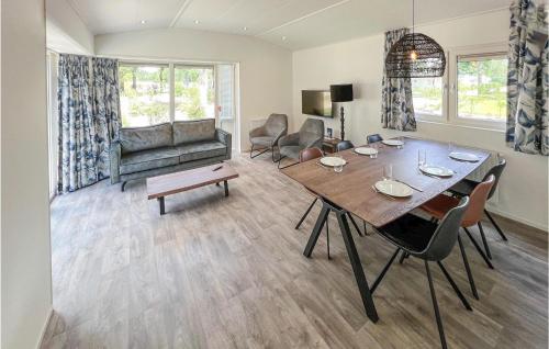 Χώρος καθιστικού στο Cozy Home In Otterlo With Wifi