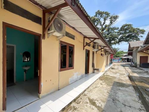 Kejiranan di persekitaran atau kejiranan dekat dengan hotel