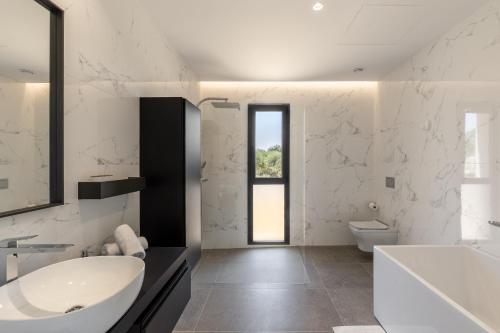 Koupelna v ubytování Sa Calma