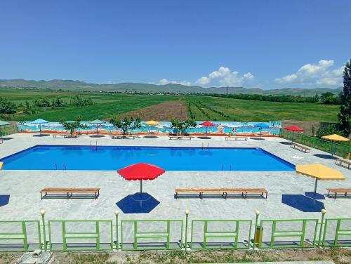 Bazén v ubytování Erazank Hotel nebo v jeho okolí