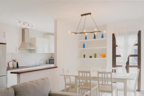 Happy House - Downtown Apartment