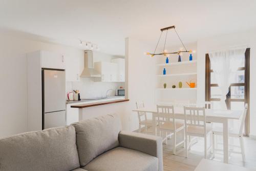 Happy House - Downtown Apartment