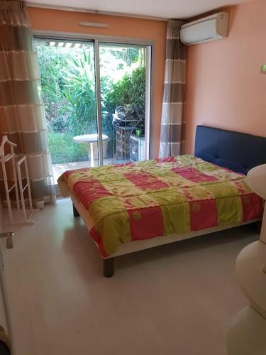 Photo de la galerie de l'établissement Bel appartement avec spa de nage, à Cagnes-sur-Mer