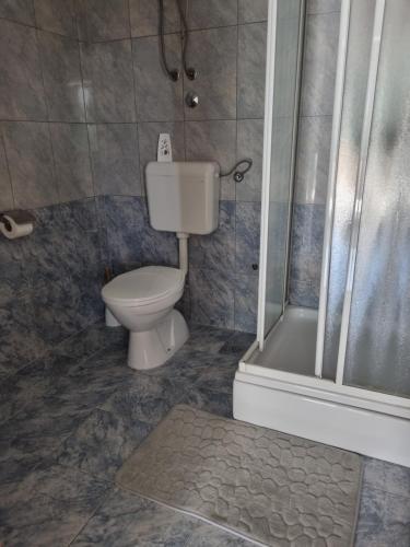 Kúpeľňa v ubytovaní Jurić Apartments