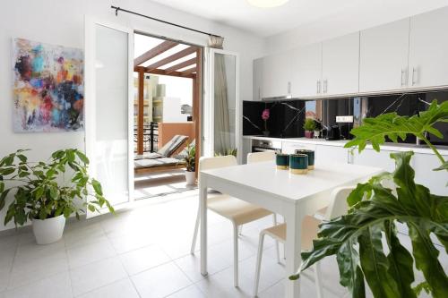 Wow, Design Apartment, steps from town centre