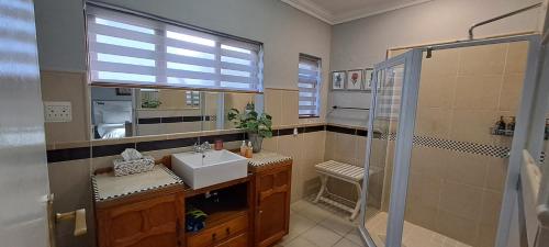 Koupelna v ubytování The Vic 1906 Self Catering Units