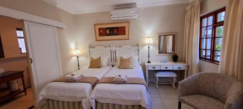 Postel nebo postele na pokoji v ubytování The Vic 1906 Self Catering Units