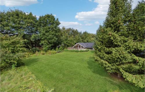 Κήπος έξω από το Amazing Home In Toftlund With Wifi