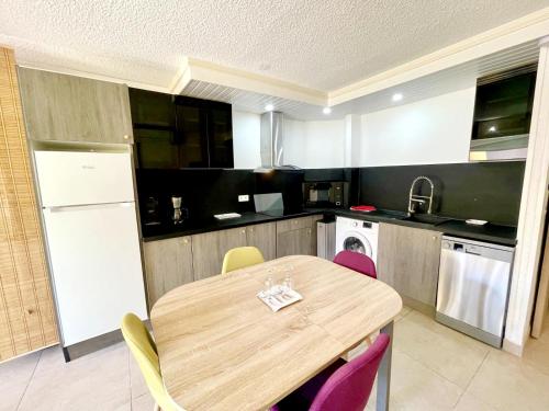 Photo de la galerie de l'établissement Kermily, Rez de jardin, deux pièces à Agde, au Grau-dʼAgde