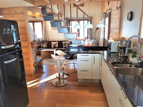 Chalet de charme 8 pers, cheminée, jacuzzi, parking