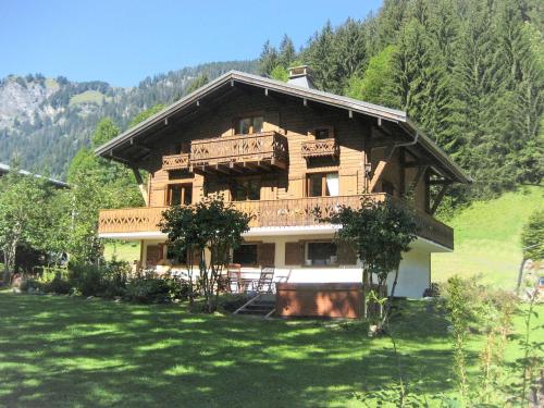 Chalet de charme 8 pers, cheminée, jacuzzi, parking