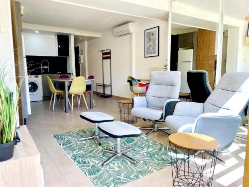 Photo de la galerie de l'établissement Kermily, Rez de jardin, deux pièces à Agde, au Grau-dʼAgde