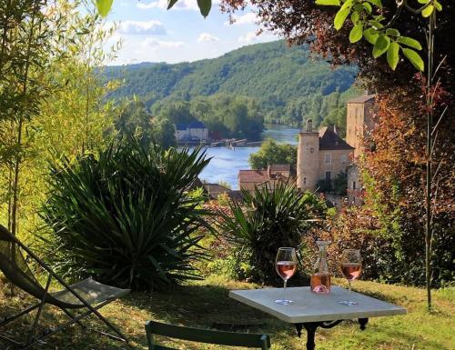 Des Châteaux entre les Feuilles - Parc vue Village
