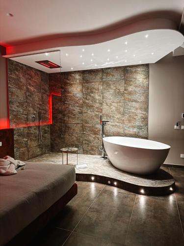 Re Lazzarone Suite