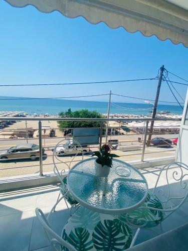Sea view apartment2