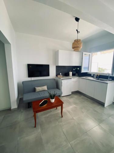 Sea view apartment2