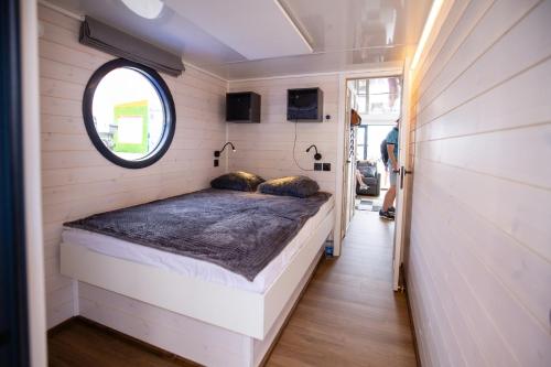 Fotografie z fotogalerie ubytování Svencele Boats laivai-namai kuriems nereikia laivavedžio teisių v destinaci Svenele