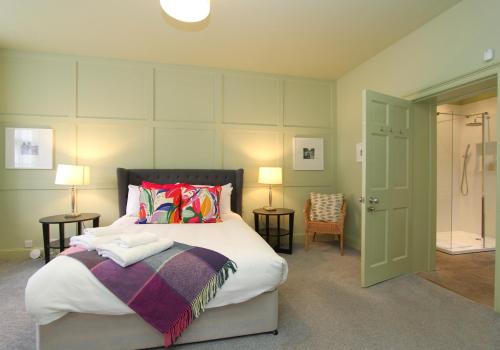 City Centre New Town 2 Bedroom Flat photo 3