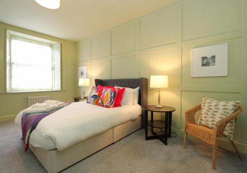 City Centre New Town 2 Bedroom Flat photo 21