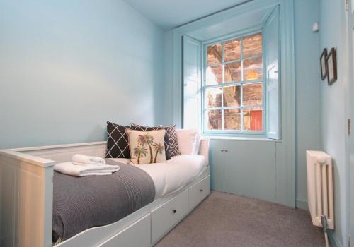 City Centre New Town 2 Bedroom Flat photo 26