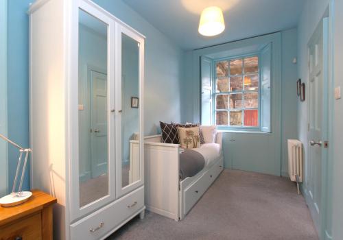 City Centre New Town 2 Bedroom Flat photo 25