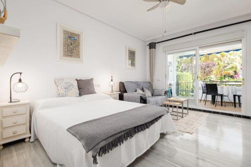 Studio with private parking & walk to beach RDR404