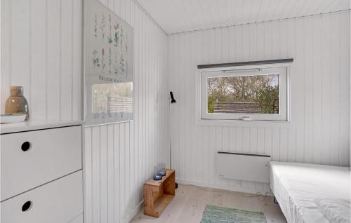 Ein Bett oder Betten in einem Zimmer der Unterkunft 3 Bedroom Pet Friendly Home In Knebel