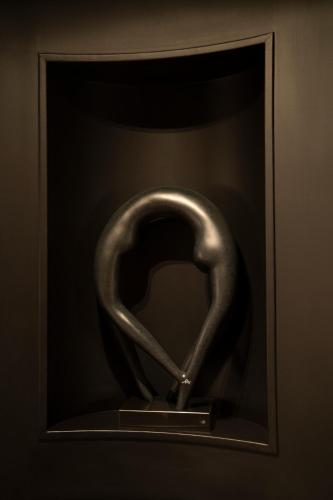 a picture of a metal sculpture in a frame at Hotel Villa Nicolo - Tour Eiffel in Paris