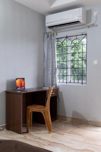 TV a/nebo společenská místnost v ubytování Rashra Residency