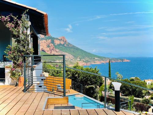 Superbe vue mer et Estérel, Villa Neuve pour 8-10 Personnes, Clim, Piscine