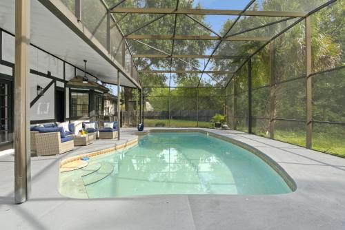 Kolam renang di atau dekat dengan Orlando Getaway 6br Retreat W Pool & Fireplace
