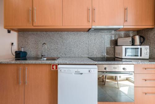 GuestReady - Sunny terrace in downtown Porto
