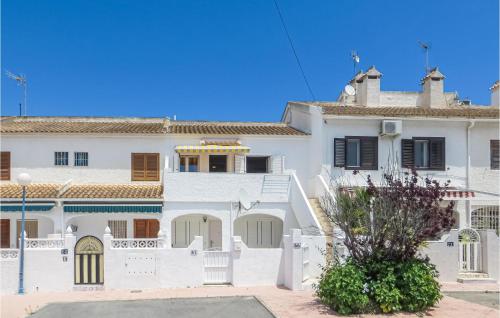 Awesome Apartment In Torrevieja With Wifi photo 19