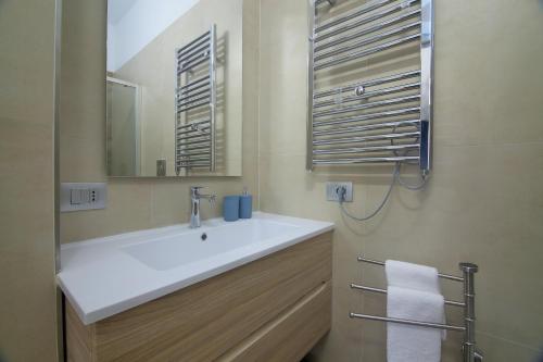New apartment above metro A Lucio Sestio