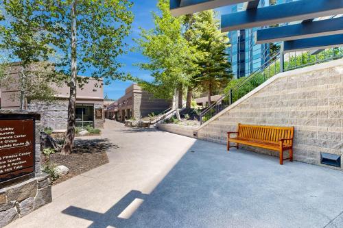 Fotografie z fotogalerie ubytování Resort at Squaw Creek's 126 v destinaci Olympic Valley