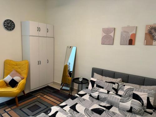 Χώρος καθιστικού στο Edusphere cozy suite with netflix wifi pool