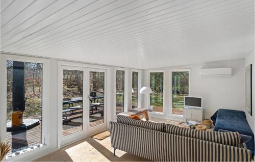 Χώρος καθιστικού στο 4 Bedroom Nice Home In Frederiksværk
