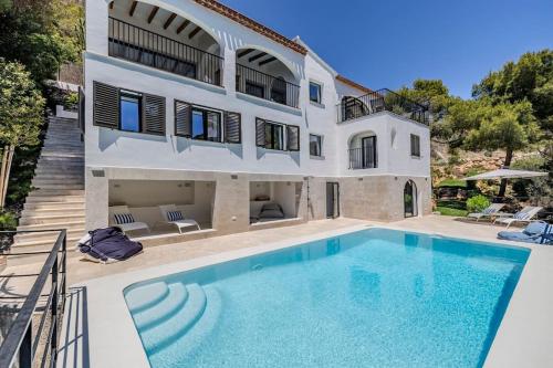 Stylish villa, stunning views in Javea