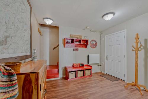 Φωτογραφία από το άλμπουμ του 3BR Soda Springs Ski & Lake Getaway σε Soda Springs