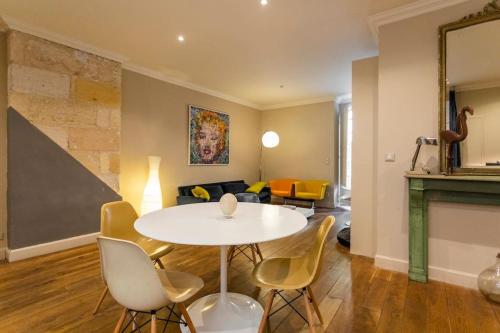 Appartemment terrasse parking centre historique