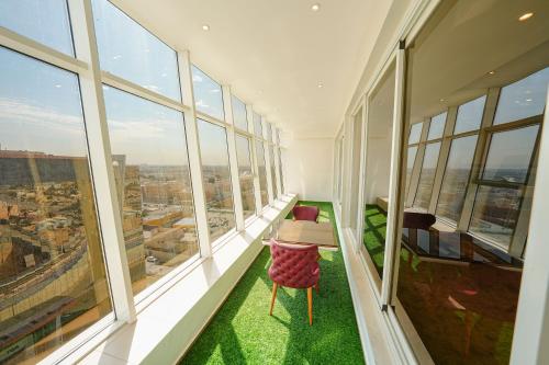 Χώρος καθιστικού στο Celine Home Serviced Apartment Al Sahafa