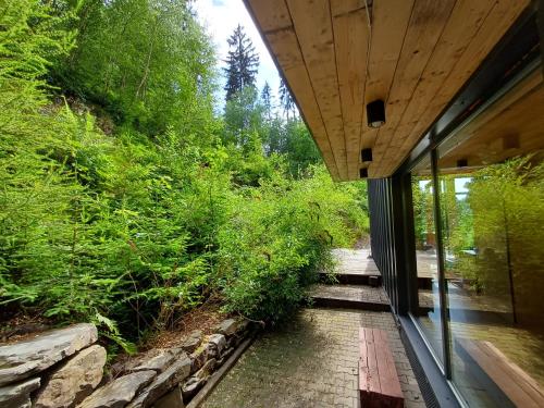 Taman di luar Dom Pod Skałą