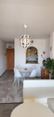 Sea view Garden Oasis (6-min walk to the Beach)