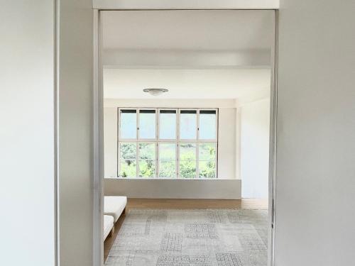 Photo de la galerie de l'établissement Spacious Loft in Paris with Stunning View, à Paris