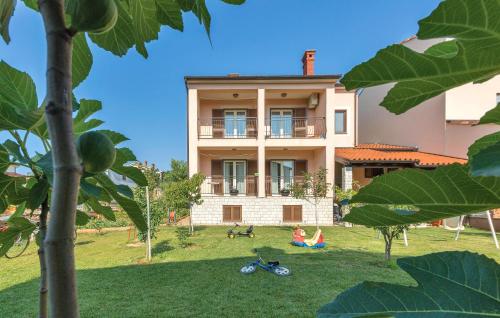 2 Bedroom Cozy Apartment In Pula