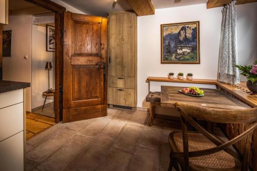 Cucina o angolo cottura di Hofmusikerhaus Fewo Hofmusikerhaus 2