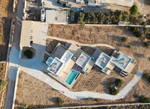 Bazén v ubytování Yara Residence nebo v jeho okolí