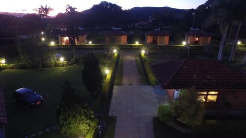Taman di luar Pousada Vila Minas