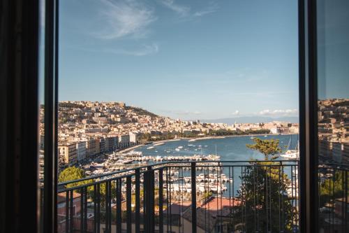 Mergellina Seaside Panoramic Luxury Apartment with Lift