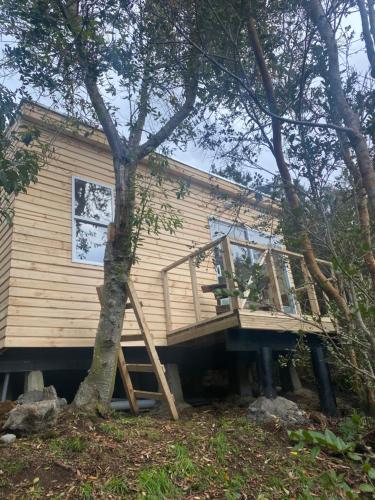 El edificio en el que está la casa vacacional
